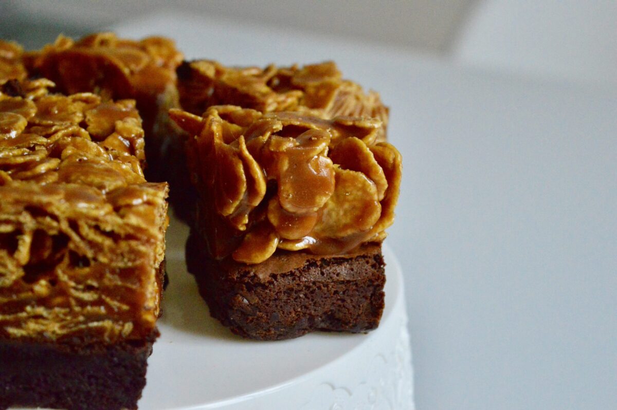 Brownies al Caramello e Cornflakes